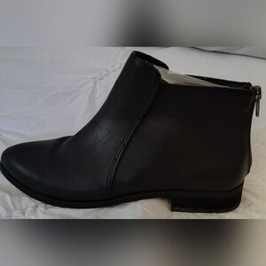 MIA "Tucker" Black Zipper Back Bootie Sz 7